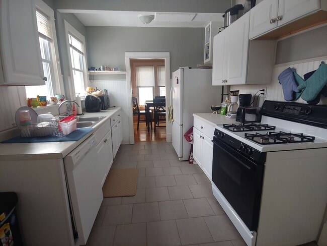 Photo - AVAILABLE JUNE 1st - 4 Bed, 1.5 Bath Bungalow