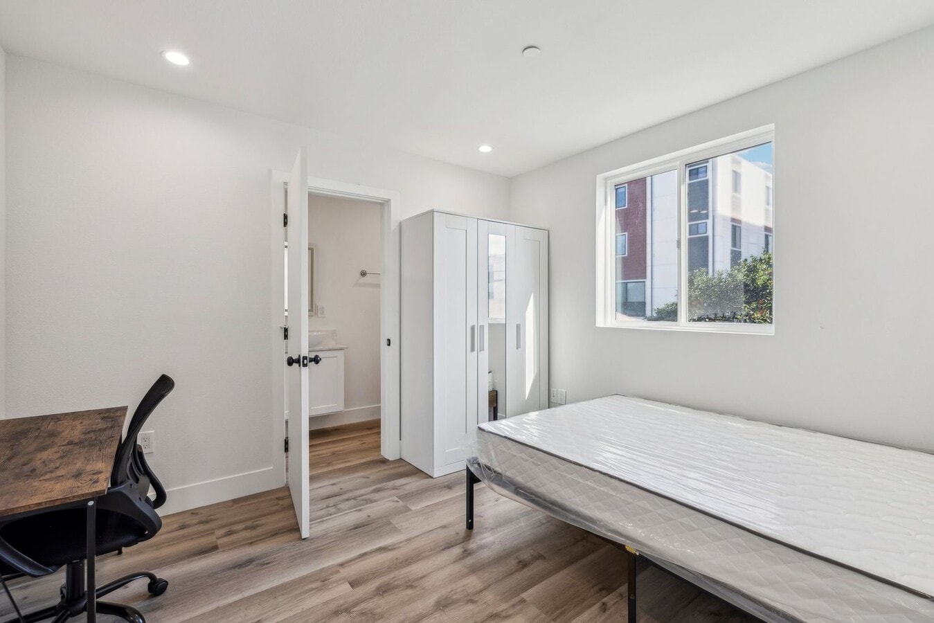 Photo - 3437 S Catalina St