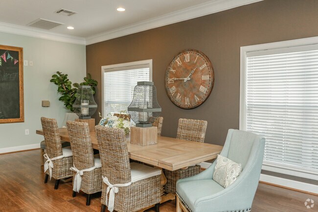 Photo - Aria at Rollingbrook