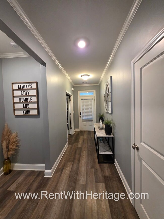 Photo - Amazing 5 Bedroom/ 3 Bath Home in Sweetwater, a Swim Tennis Community/ Attention to Detail / Grea...