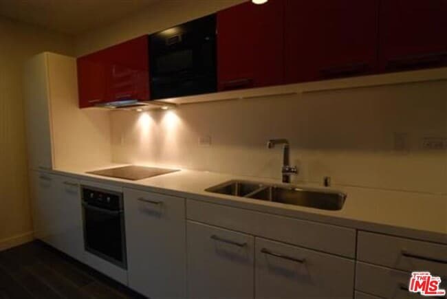 Photo - 901 Flower St Unidad 306