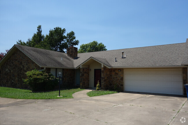 Building Photo - 7140 S Indianapolis Ave Rental