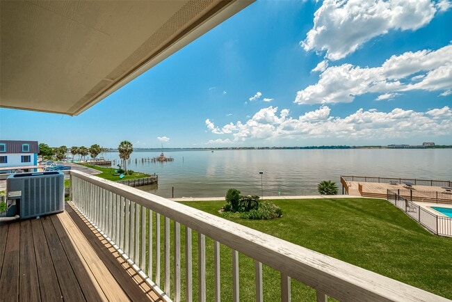 Photo - 10 Mariner Village Dr