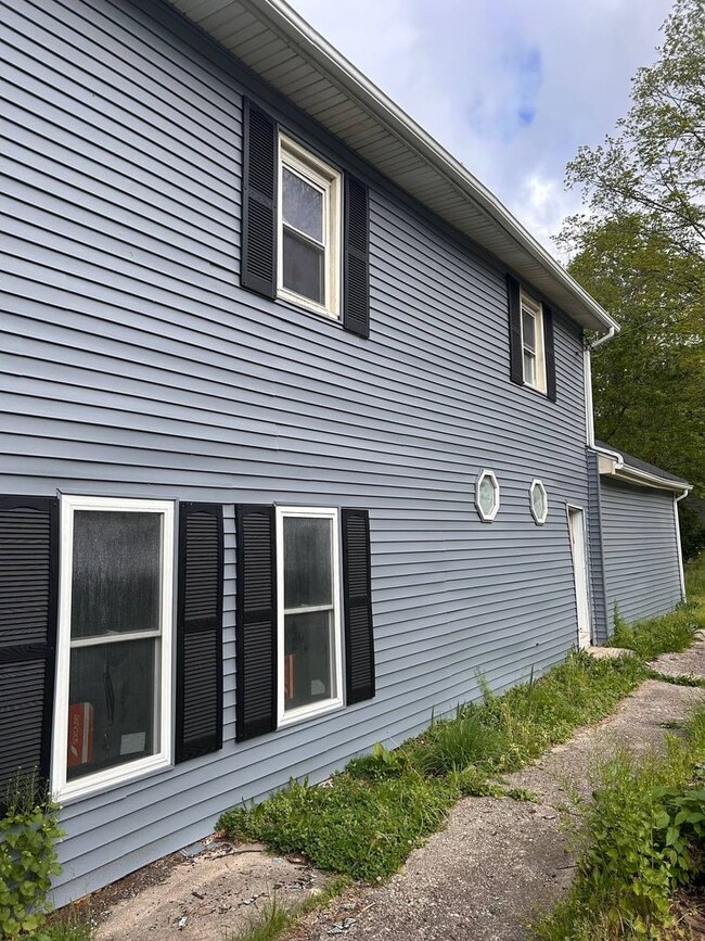 8825 Meeker Rd