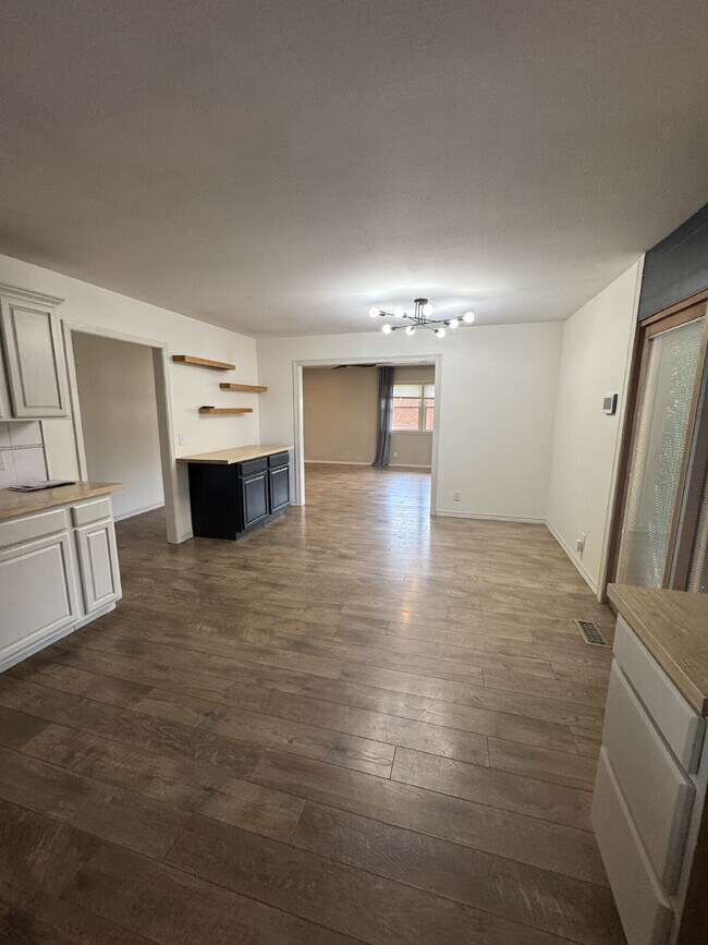 Photo - 840 N Waddington Ave