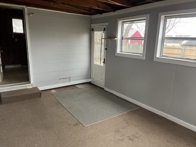 Photo - 2424 Van Buren Ave