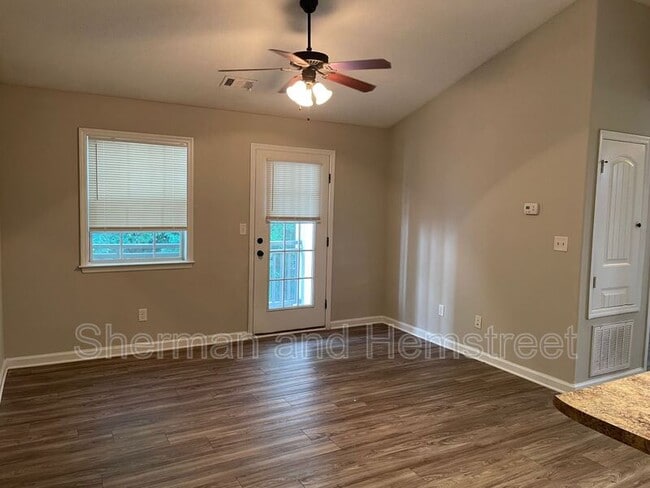 Photo - 3800 London Ct SW Unit 3800-203