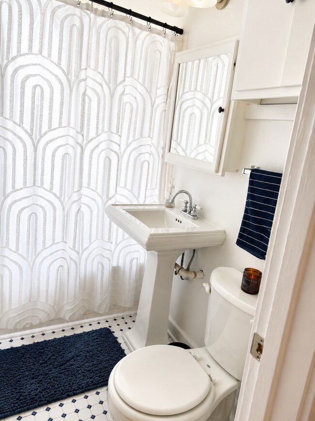 Bathroom - 3857 E Martin Ave Unit Upper