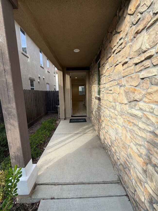 Photo - 3 bedroom | 2.5 bathroom | Single family home in North Natomas