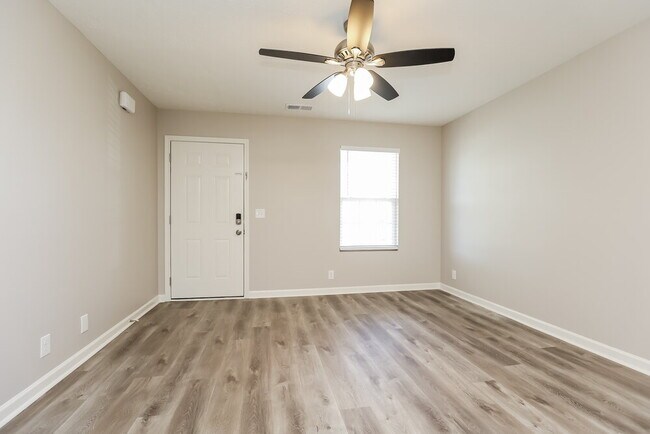 Photo - 5068 Tabitha St