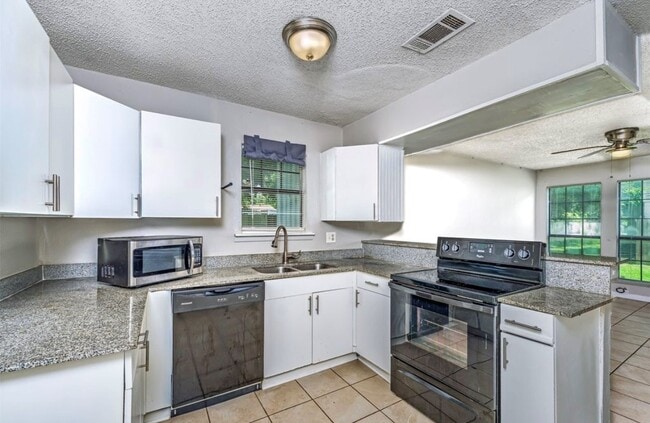 Photo - 4927 Miller Ave Casa