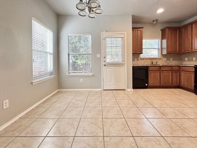 Photo - 6631 Hartnet Fields