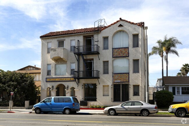 Photo - 1147 Broad Ave