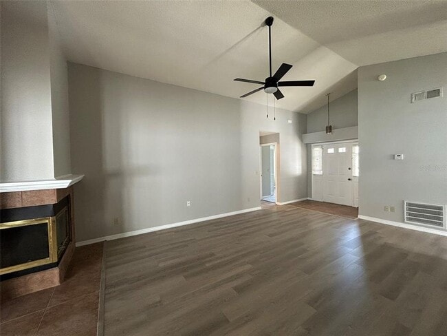 Photo - 1879 Meadowgold Ln