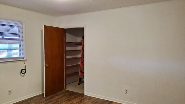 Photo - Joe Hale Unit 1