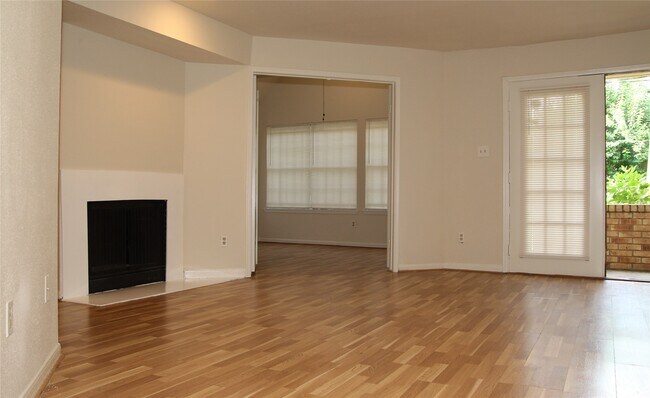 Photo - 2425 Holly Hall St