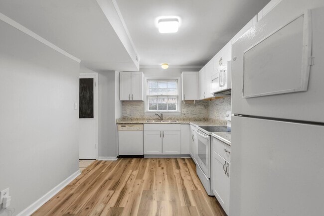 Photo - PENDING LEASE-CALL OUR OFFICE FOR AVAILABILITY