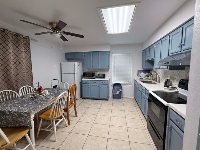 Photo - 1709 Kingwood Dr