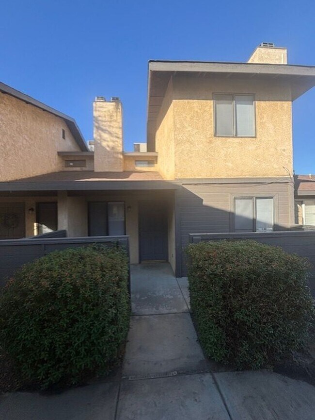 Photo - Newly Renovated 2 Bedroom / 1.5 Bathroom T...