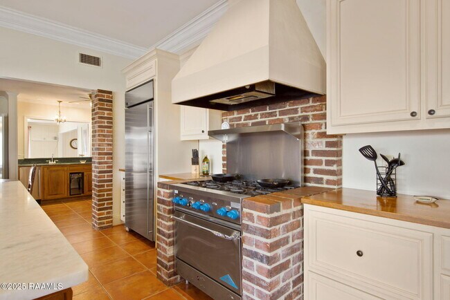 Photo - 121 Beverly Dr