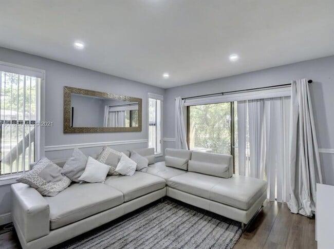 Photo - 9270 NW 40th St