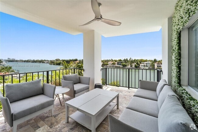 Building Photo - 5640 Collins Ave Unit 4D Rental