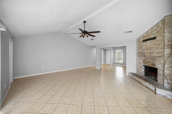 Photo - "Charming 3-Bedroom Haven on Gladewell Drive with Elegant Granite Touches!"
