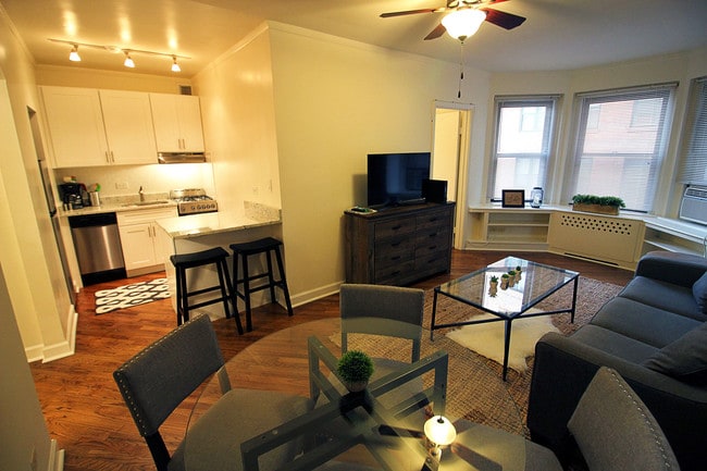 14 West Elm Apartments