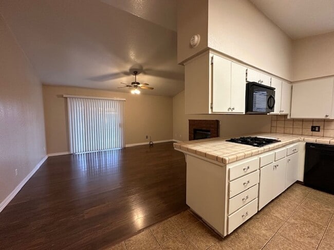 Photo - 1340 W Jean Ave