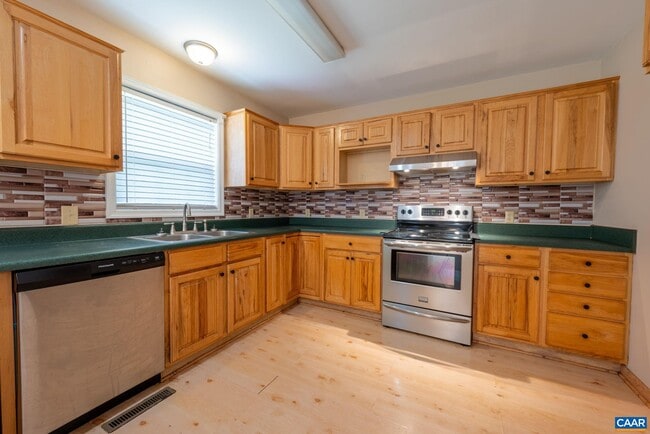 Photo - 497 Sunset Dr