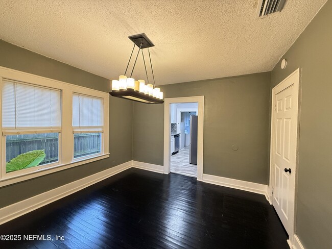Photo - 4541 Woolman Ave