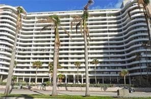 Building Photo - 5555 Collins Ave Unit 11U