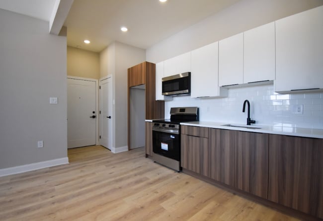 Photo - 1030 N 48th St Unit D-3D