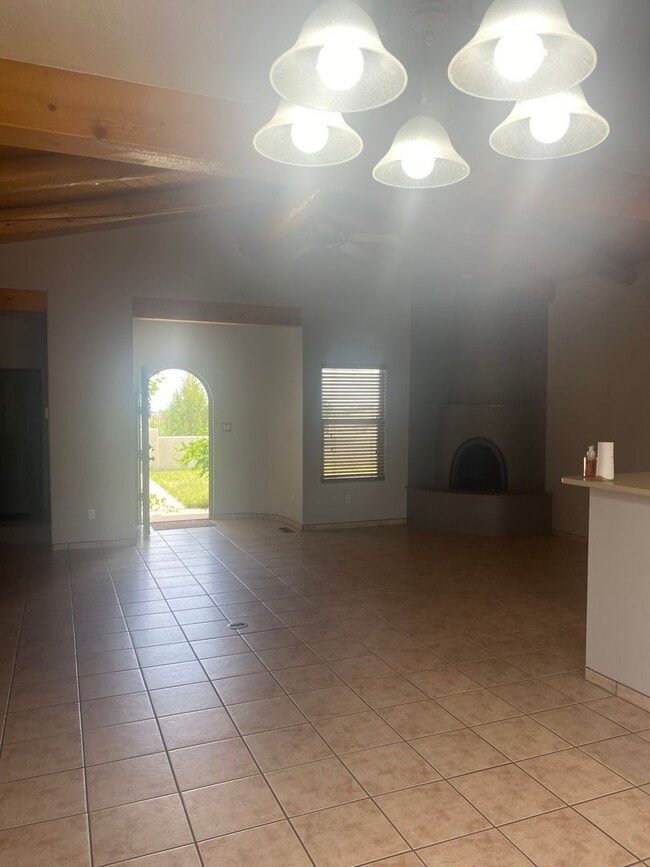 Photo - 6045 Matamoros Rd NE