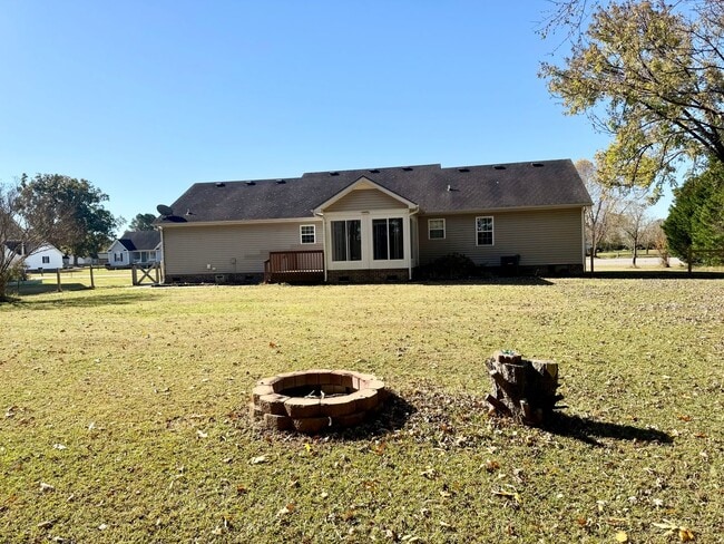 Photo - 200 Dramtree Dr