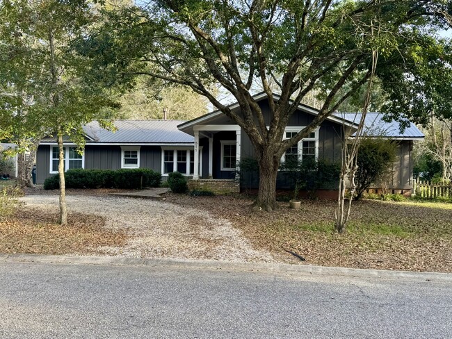 Building Photo - 511 Liberty St