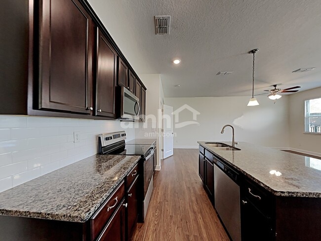 Photo - 8535 Highfield Ave