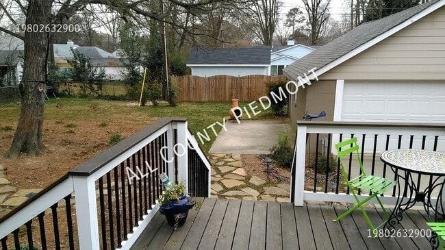Photo - 913 Sedgefield Rd