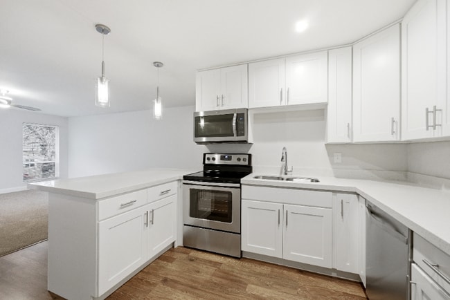 Photo - 172 W Clinton Ave Unidad Apt 205