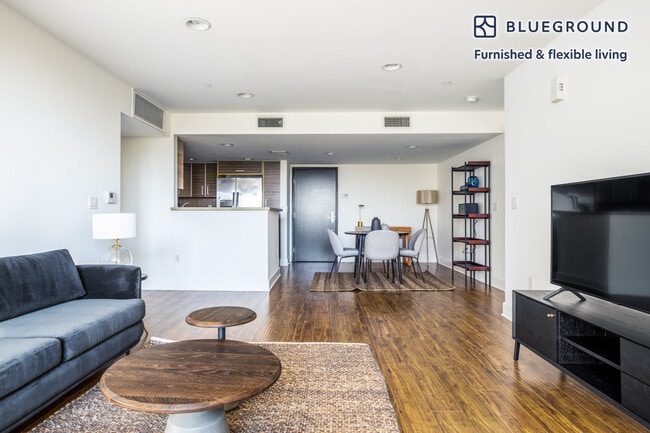 Photo - 833 N Edinburgh Ave Unidad FL3-ID385