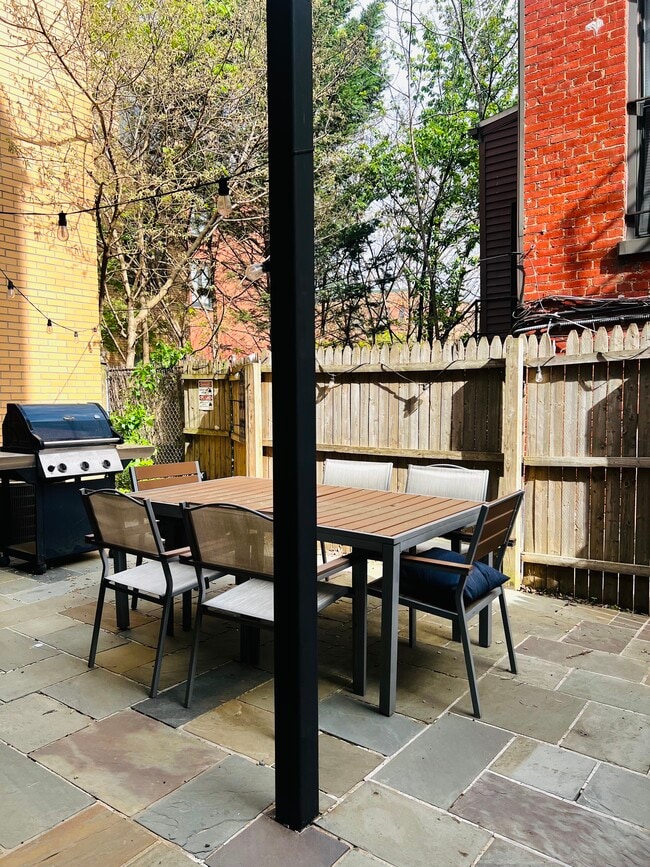 Photo - 1305 Clifton St NW