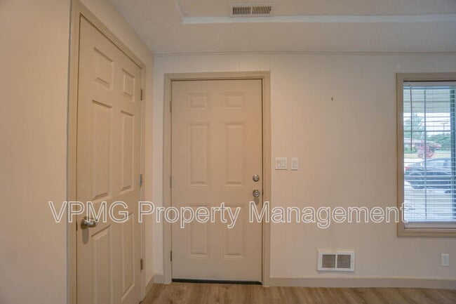 Photo - 5404 NE 45th St