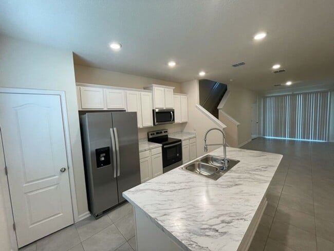 Photo - 2 Bed- 3 Bath Townhouse Located at Deer Run!  D.R. Horton Townhome Community