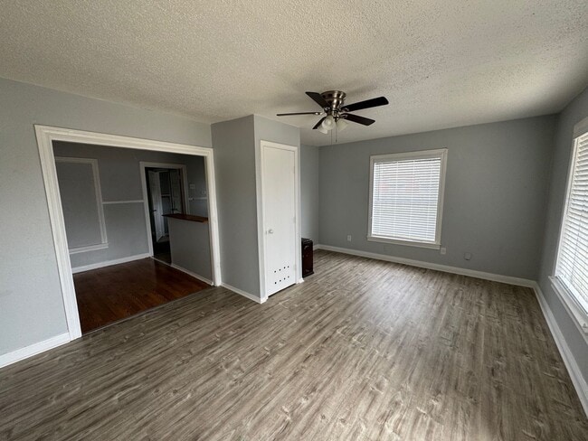 Photo - 2101 Mitchell Ave