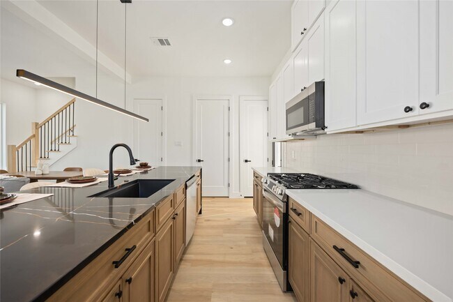 Photo - 4202 Kewanee St Unit B