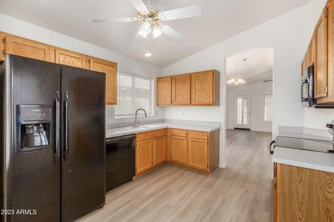 Photo - 455 N Williams St