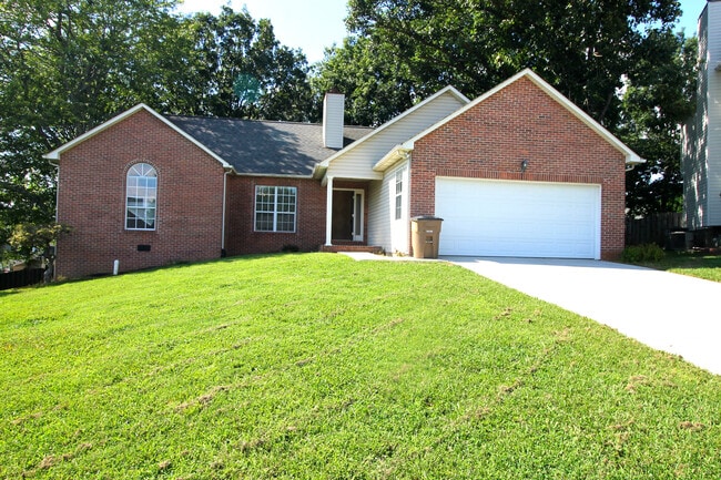 Building Photo - 5510 Fair Oaks Ln Rental