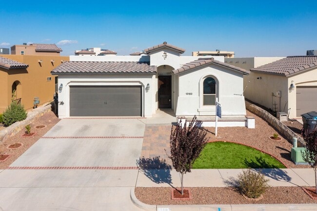 Building Photo - Beautiful East side House