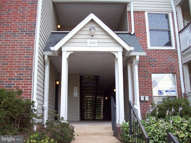 Building Photo - 3906 Penderview Dr Unit 704