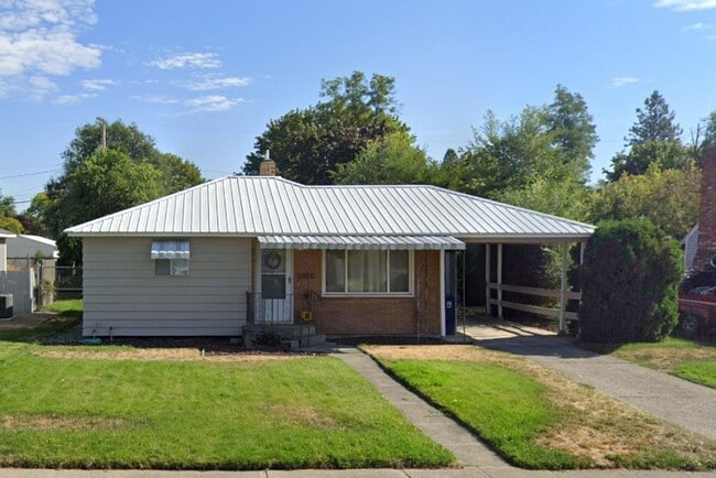2 Bedroom Home In Shadle With Fenced Back ... - 2 Bedroom Home In Shadle With Fenced Back ...
